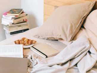 Lasciare il letto sfatto riduce l'umidità, eliminando gli acari