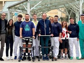Due pazienti paraplegici tornano a camminare