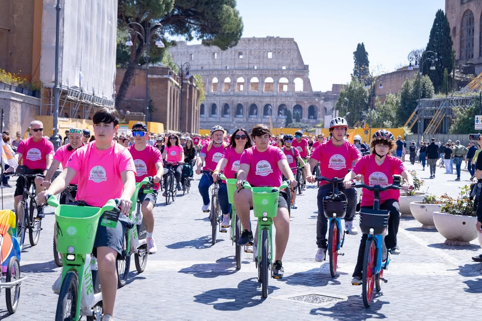 Tumore seno, Roma pedala per prevenzione: 6 aprile torna 'Bicinrosa'